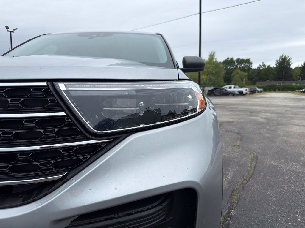 Used 2021 Ford Explorer XLT AWD/4WD image 11