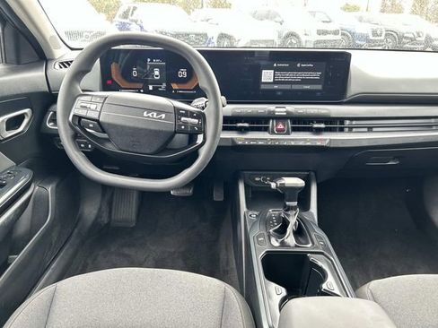 Used 2025 Kia K4 LXS image 14