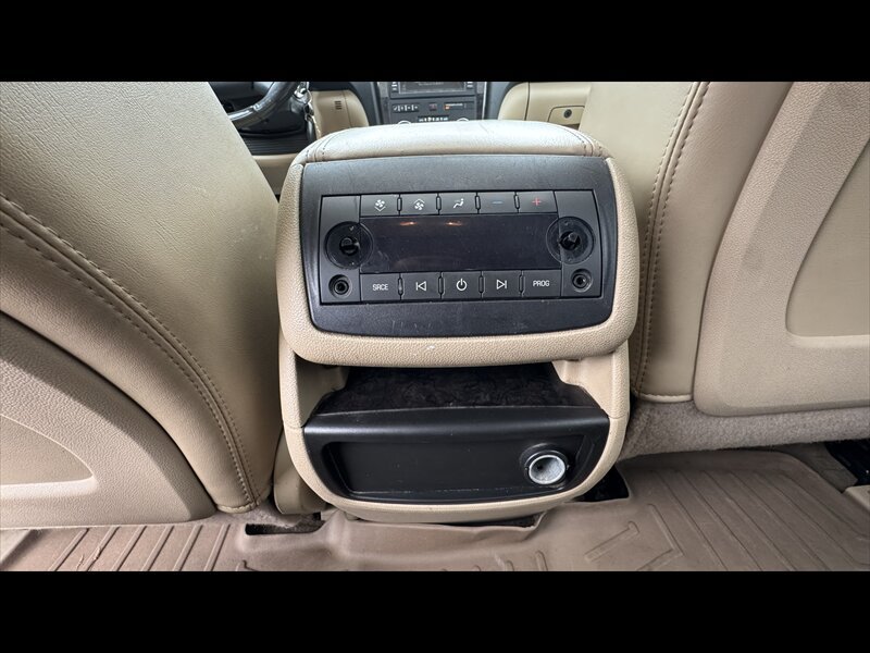 Used 2011 GMC Acadia Denali AWD/4WD image 22