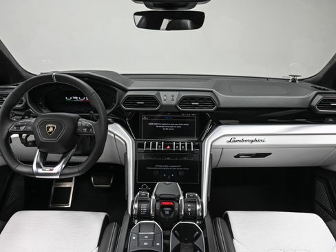 Used 2020 Lamborghini Urus image 7