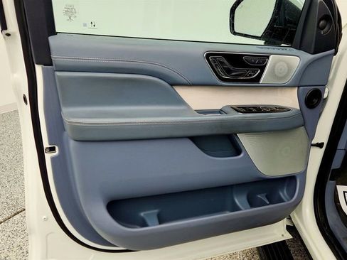 Used 2023 Lincoln Navigator Black Label image 11