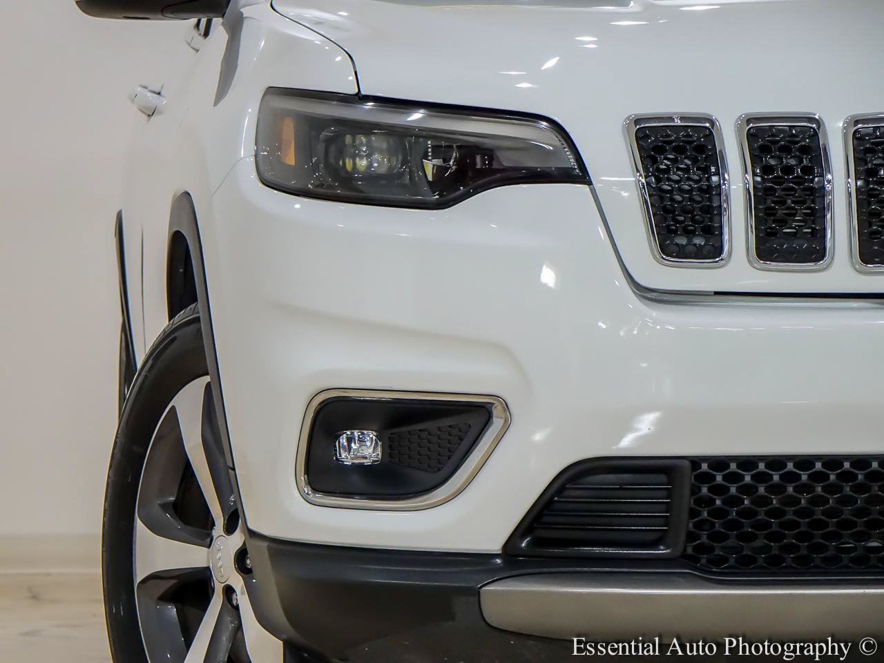 Used 2019 Jeep Cherokee Limited AWD/4WD image 6