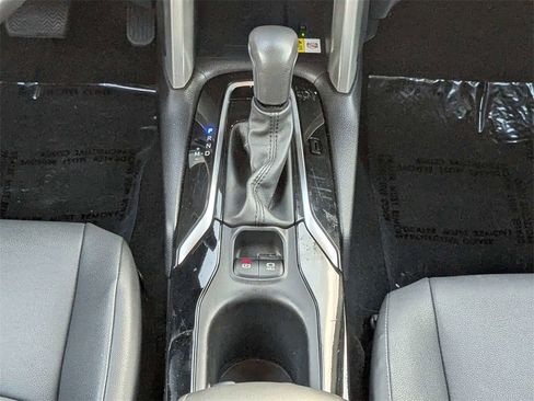 Used 2023 Toyota Corolla Cross XLE image 18