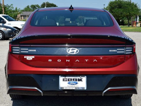 Used 2025 Hyundai Sonata SEL FWD image 5