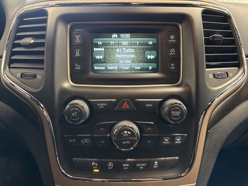 Used 2016 Jeep Grand Cherokee Laredo w/ Quick Order Package 23E AWD/4WD image 24
