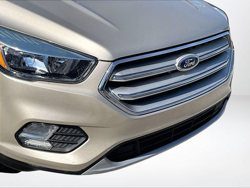 Used 2018 Ford Escape SE FWD image 29