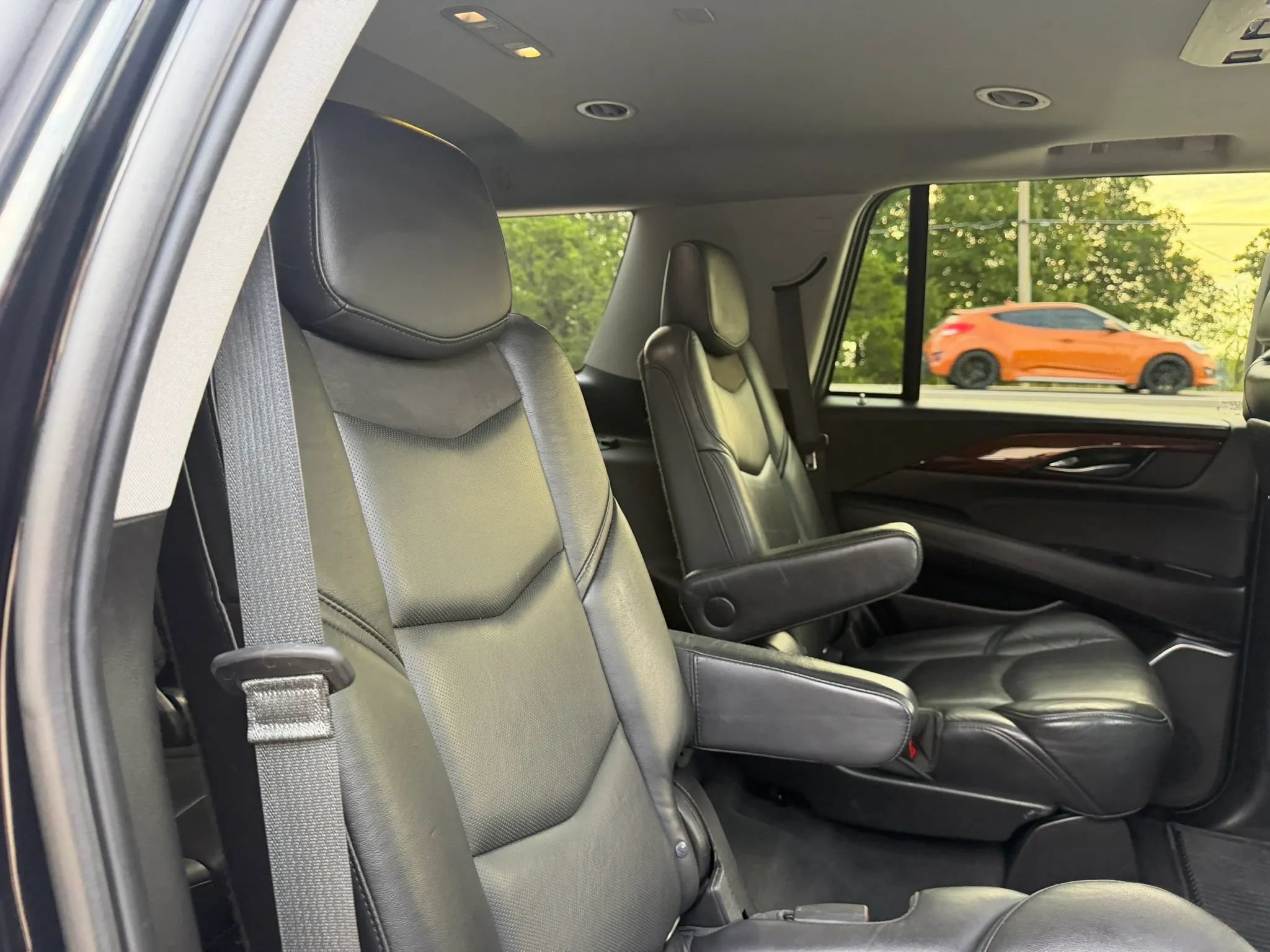 Used 2019 Cadillac Escalade Luxury AWD/4WD image 48