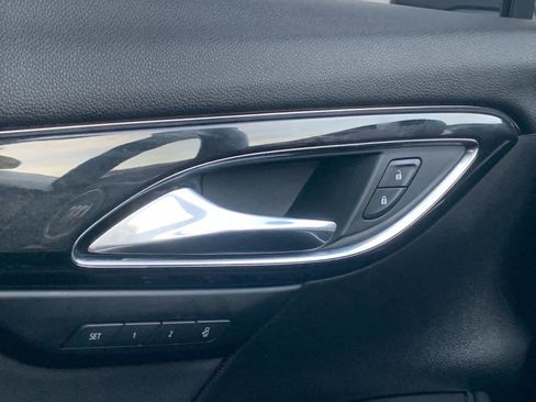 Used 2024 Buick Envision Preferred image 23