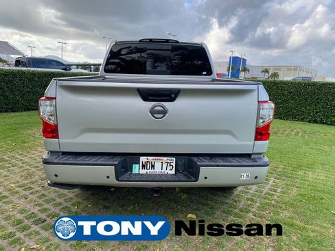 Used 2021 Nissan Titan SV w/ SV Convenience Package image 24