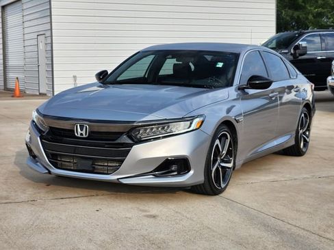 Used 2022 Honda Accord Sport image 3