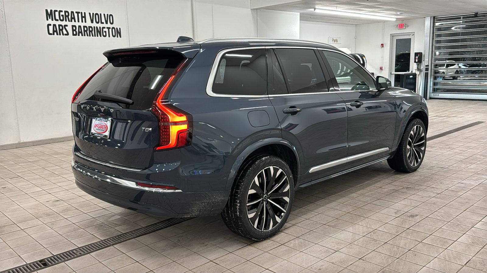 New 2026 Volvo XC90 T8 Plus w/ Protection Package Premier AWD/4WD image 5