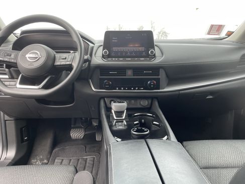 Used 2024 Nissan Rogue SV image 14