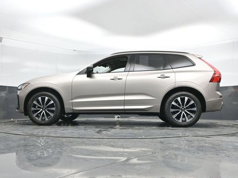 Used 2025 Volvo XC60 B5 Plus AWD/4WD image 42