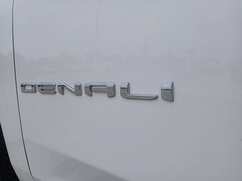 Used 2023 GMC Yukon XL Denali w/ Denali Reserve Package AWD/4WD image 9