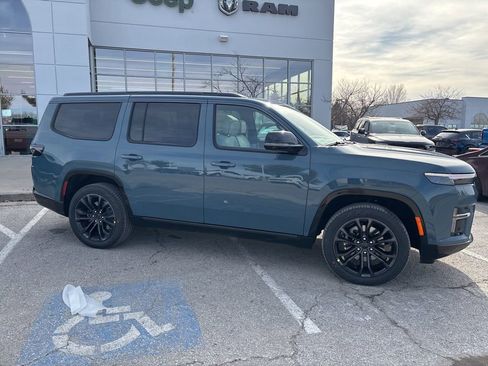 New 2026 Jeep Grand Wagoneer Summit AWD/4WD image 38