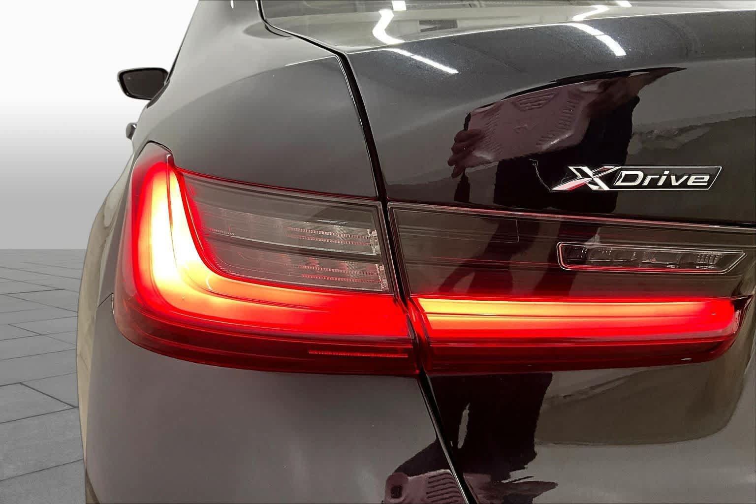 Used 2023 BMW 330i xDrive Sedan w/ Driving Assistance Package AWD/4WD image 28