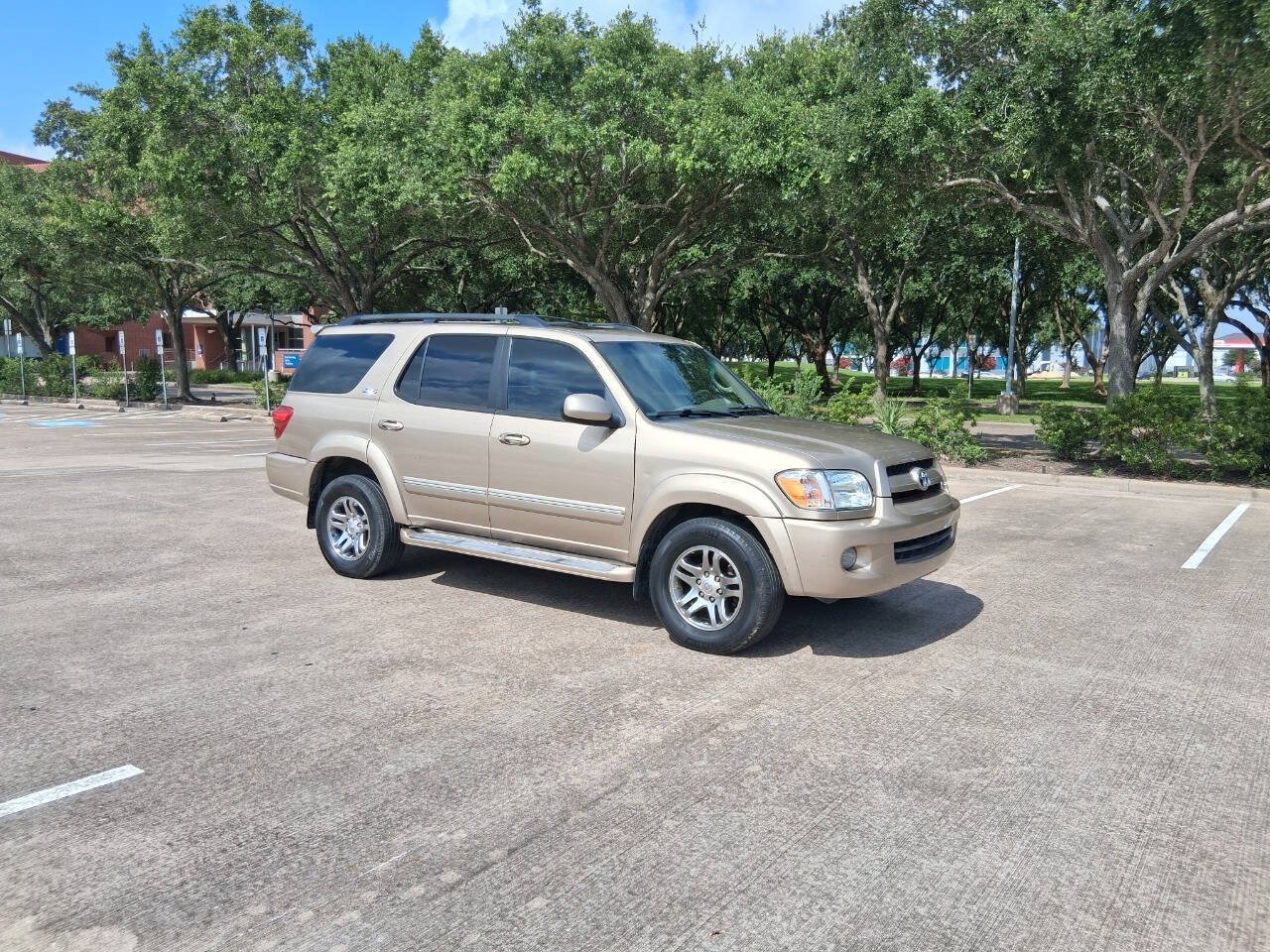 Used 2007 Toyota Sequoia SR5 RWD image 8