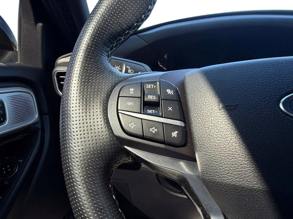 Used 2020 Ford Explorer ST w/ Premium Technology Package AWD/4WD image 16