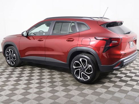 Used 2025 Chevrolet Trax RS w/ Sunroof Package FWD image 15