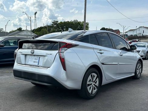 Used 2016 Toyota Prius Two w/ Protection Package FWD image 10