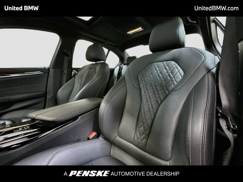 Used 2023 BMW 540i w/ M Sport Package RWD image 12