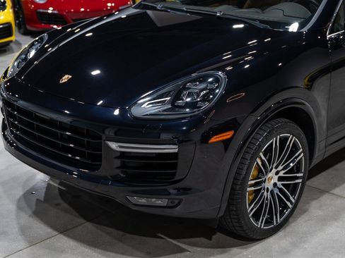 Used 2016 Porsche Cayenne Turbo S w/ Premium Package Plus image 15