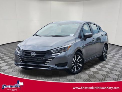 Used 2025 Nissan Versa SV image 1