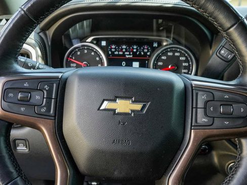 Used 2019 Chevrolet Silverado 1500 High Country w/ Technology Package AWD/4WD image 26