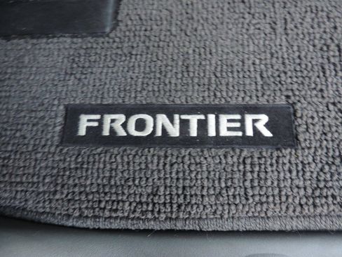 Used 2021 Nissan Frontier SV image 14