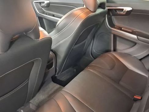 Used 2018 Volvo V60 T5 Dynamic w/ Vision Package FWD image 20