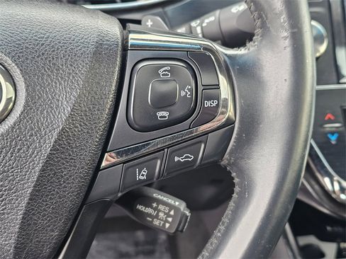 Used 2016 Toyota Avalon Limited image 26