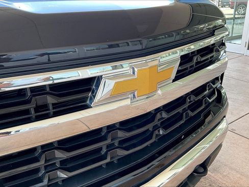 Used 2023 Chevrolet Silverado 1500 LT AWD/4WD image 31