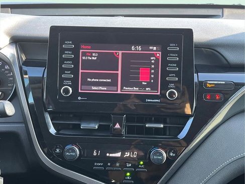 Used 2023 Toyota Camry SE image 18