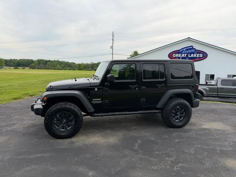 Used 2014 Jeep Wrangler Unlimited Sport w/ Quick Order Package 24S AWD/4WD image 8