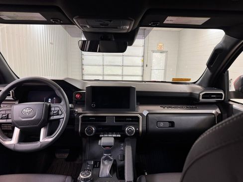 Used 2026 Toyota Tacoma TRD Off-Road AWD/4WD image 19
