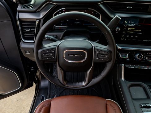 Used 2026 GMC Sierra 3500 Denali Ultimate w/ LPO, Black Badging Package image 19