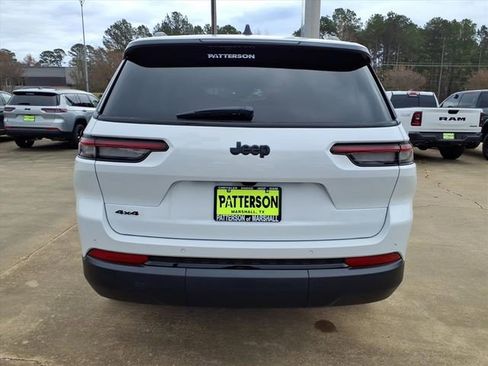 New 2025 Jeep Grand Cherokee L Altitude image 3