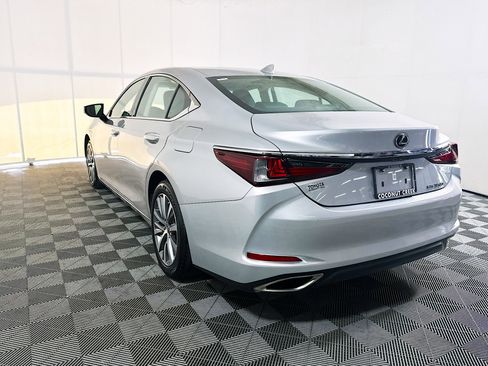 Used 2021 Lexus ES 350 w/ Accessory Package FWD image 5