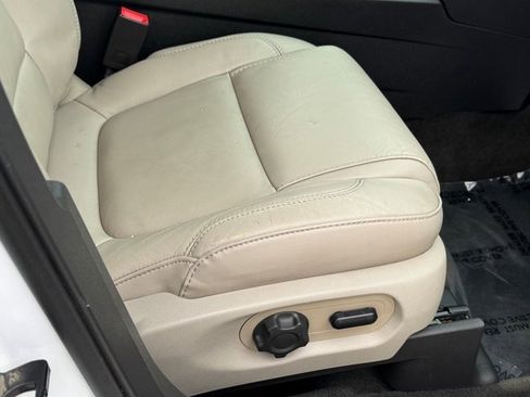 Used 2015 Ford Explorer XLT w/ Equipment Group 202B image 10