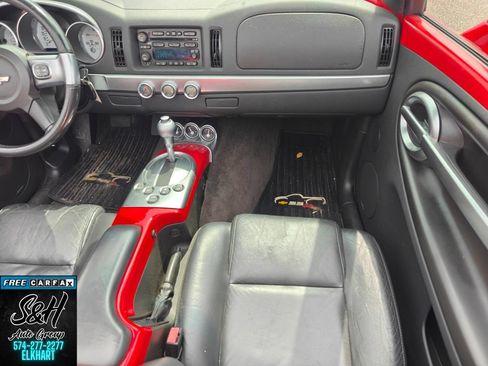 Used 2005 Chevrolet SSR w/ Preferred Equipment Group RWD image 16