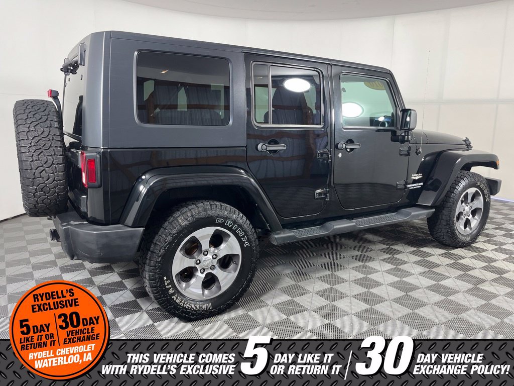 Used 2010 Jeep Wrangler Unlimited Sahara w/ Dual Top Group AWD/4WD image 3