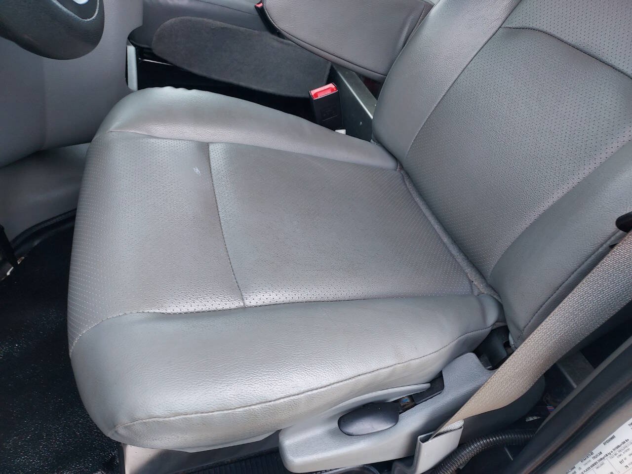 Used 2022 Ford E-450 and Econoline 450 Super Duty w/ Power Windows & Locks Group RWD image 19