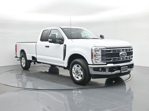New 2026 Ford F250 XLT w/ F-250 >10K GVWR Package image 45