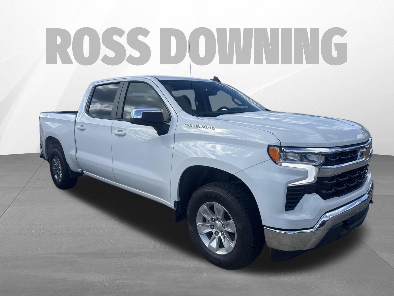 Used 2025 Chevrolet Silverado 1500 LT AWD/4WD image 3