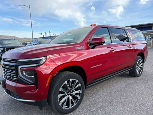 Used 2025 Chevrolet Suburban High Country AWD/4WD image 11