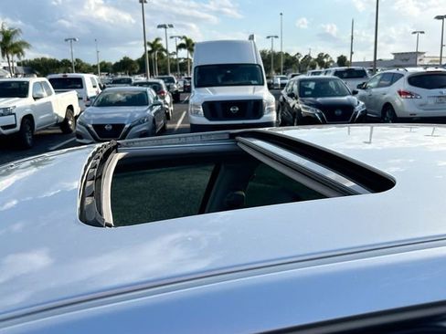 Used 2007 Chrysler 300 Touring L RWD image 18