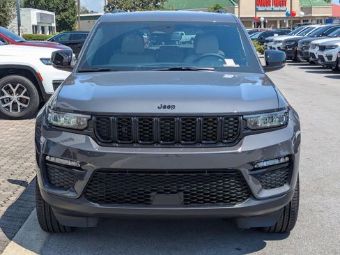 New 2025 Jeep Grand Cherokee Limited w/ Black Appearance Package RWD image 10
