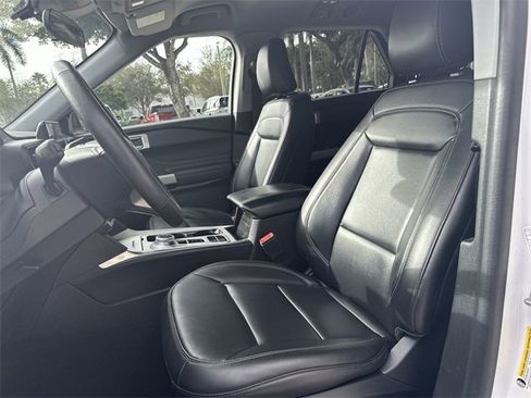 Used 2024 Ford Explorer XLT w/ Equipment Group 202A image 13