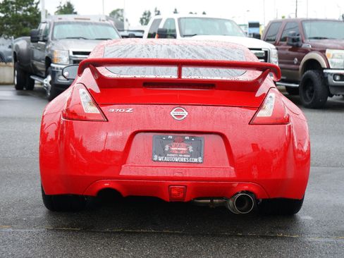 Used 2016 Nissan 370Z Coupe RWD image 4