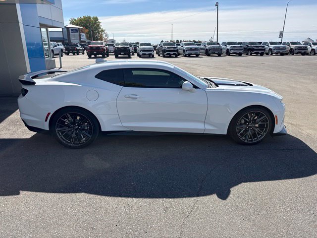 Used 2021 Chevrolet Camaro ZL1 RWD image 3
